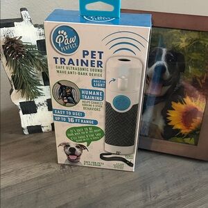 Pet Trainer - Black and White